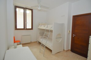 5 Schlafzimmer, Bügeleisen/Bügelbrett, Rollstuhlgeeignet