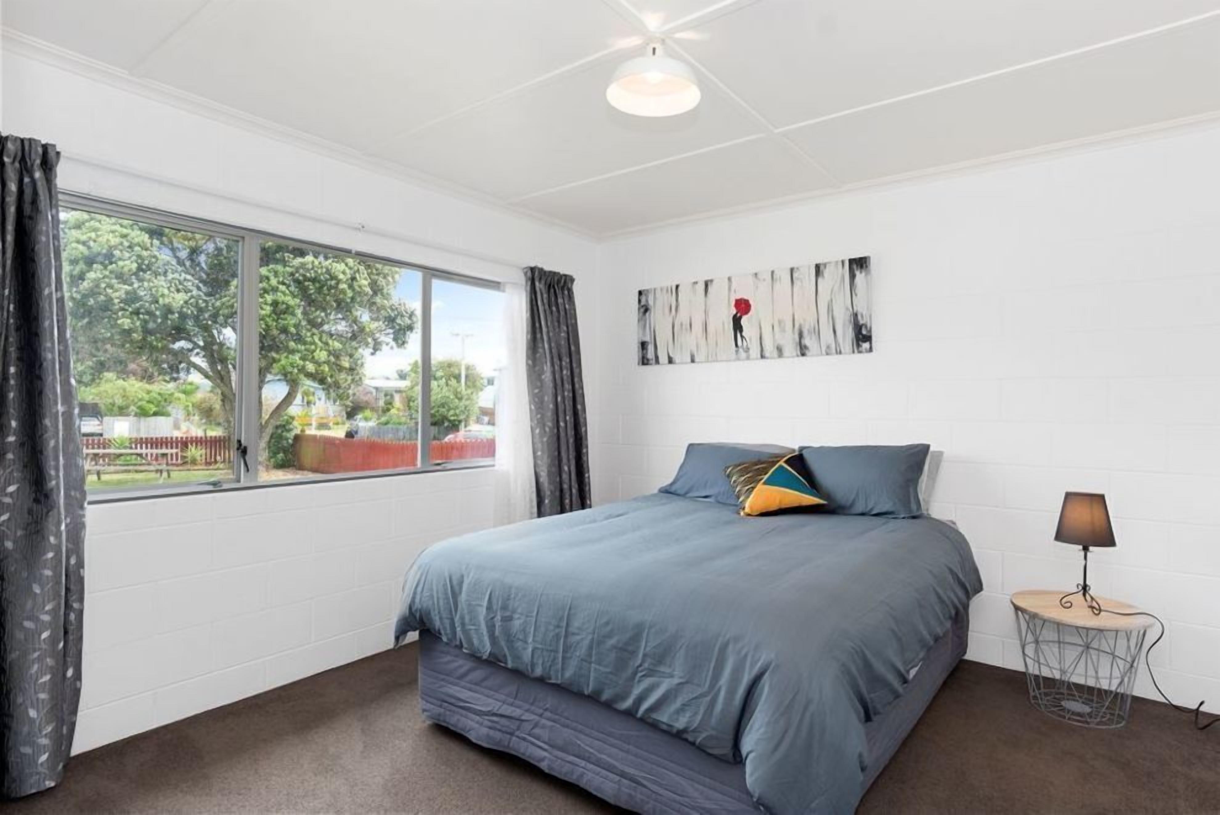 3 bedrooms, bed sheets, wheelchair access