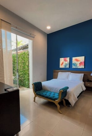 1 bedroom, in-room safe, desk, blackout curtains