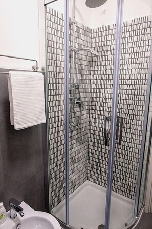 Double Room, Sea View | Bathroom shower - B&b Armonia (Salerno)