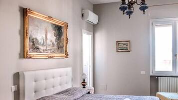 Habitación doble, balcón | Ropa de cama de alta calidad y camas con efecto memoria