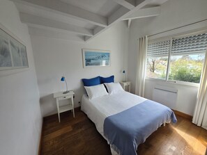 3 makuuhuonetta, silitysrauta/-lauta, vauvan matkasänky, ilmainen Wi-Fi