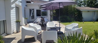 ANDERNOS, MAX 8 PERSONS 800 M BEACH VILLA 150M2 