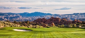 タウンホーム ベッド (複数台) (The Penthouse at The Ledges) | ゴルフ