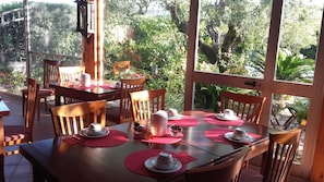 Free daily buffet breakfast