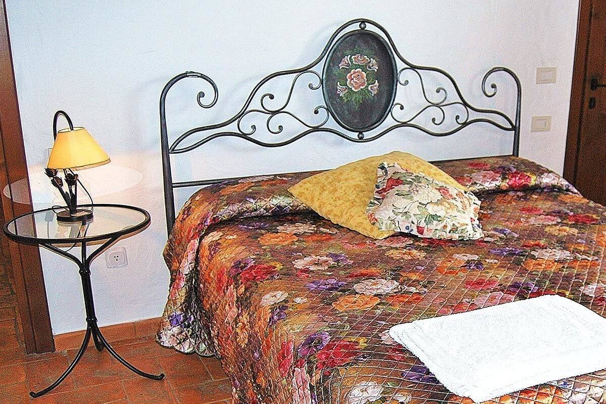 Desk, free WiFi, bed sheets, wheelchair access