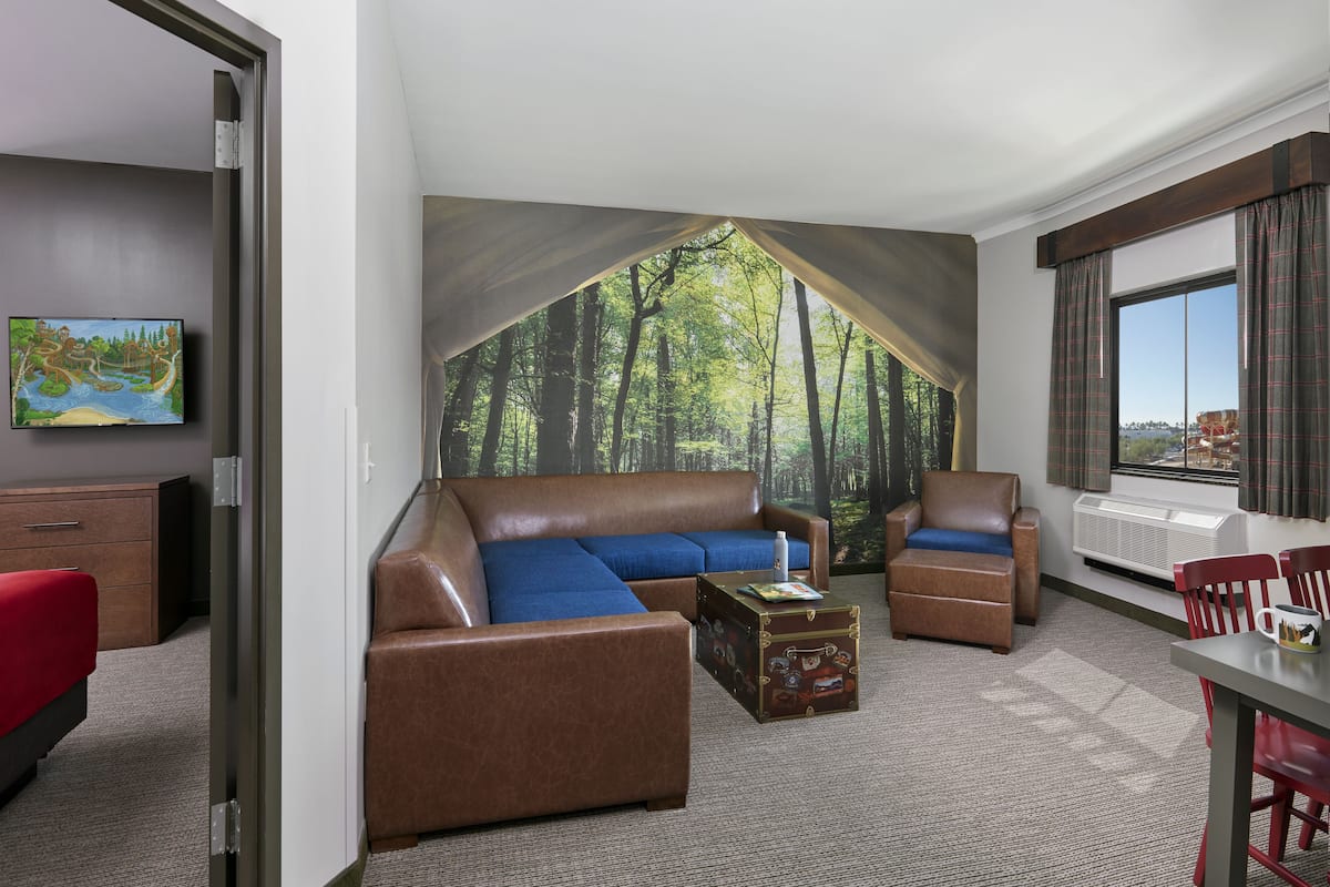 suite (grizzly bear  - water park included) | living area | flat-screen tv
