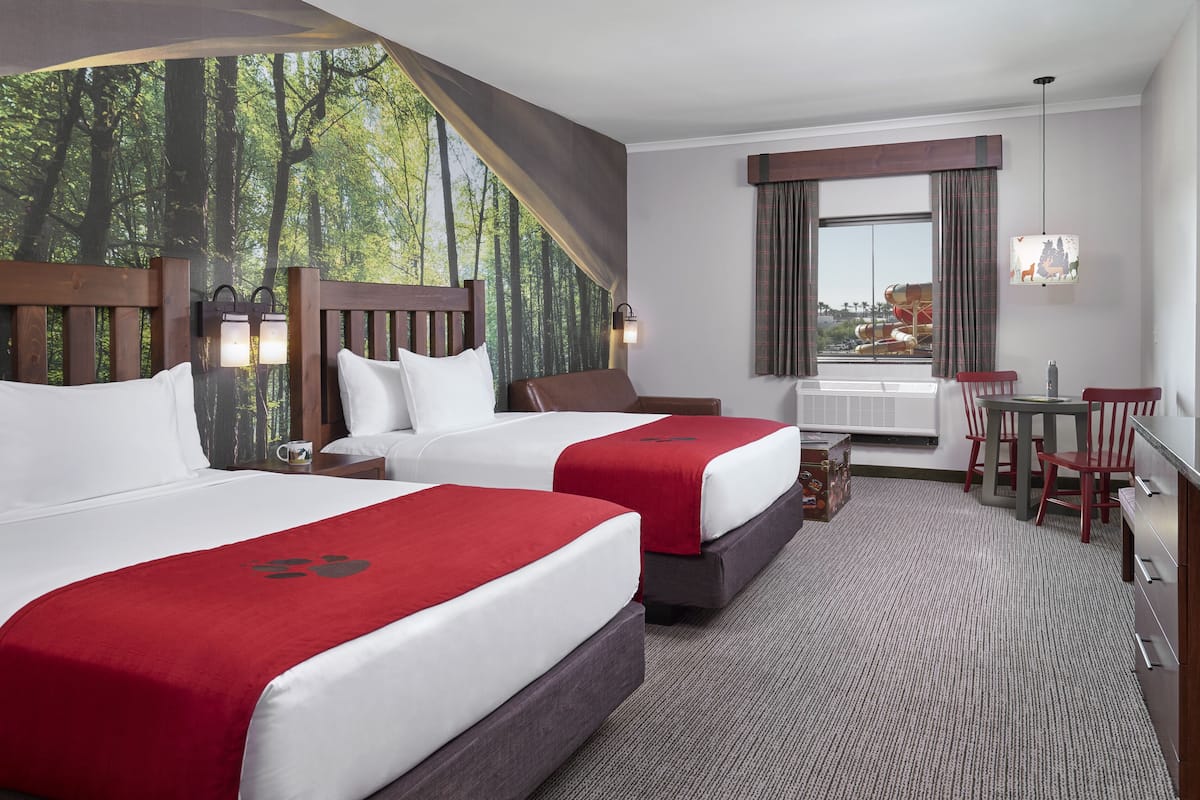 family suite (water park included) | free wifi, bed sheets