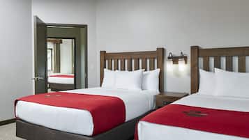 Suite (Grizzly Bear - Water Park Included)