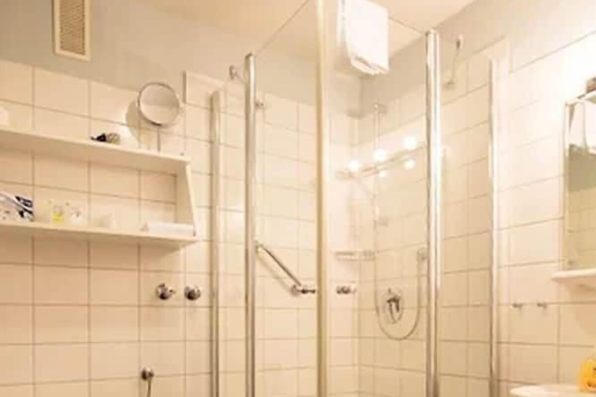 Salle de bain | Douche, articles de toilette écologiques, sèche-cheveux