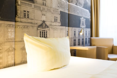 Business Single Room | Room amenity