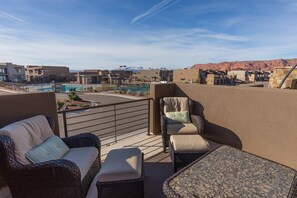 House, Multiple Beds (On The 18th Green) | Balcony