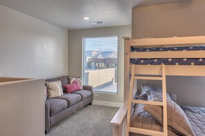 Townhome, Multiple Beds (The Pickleball Palace)