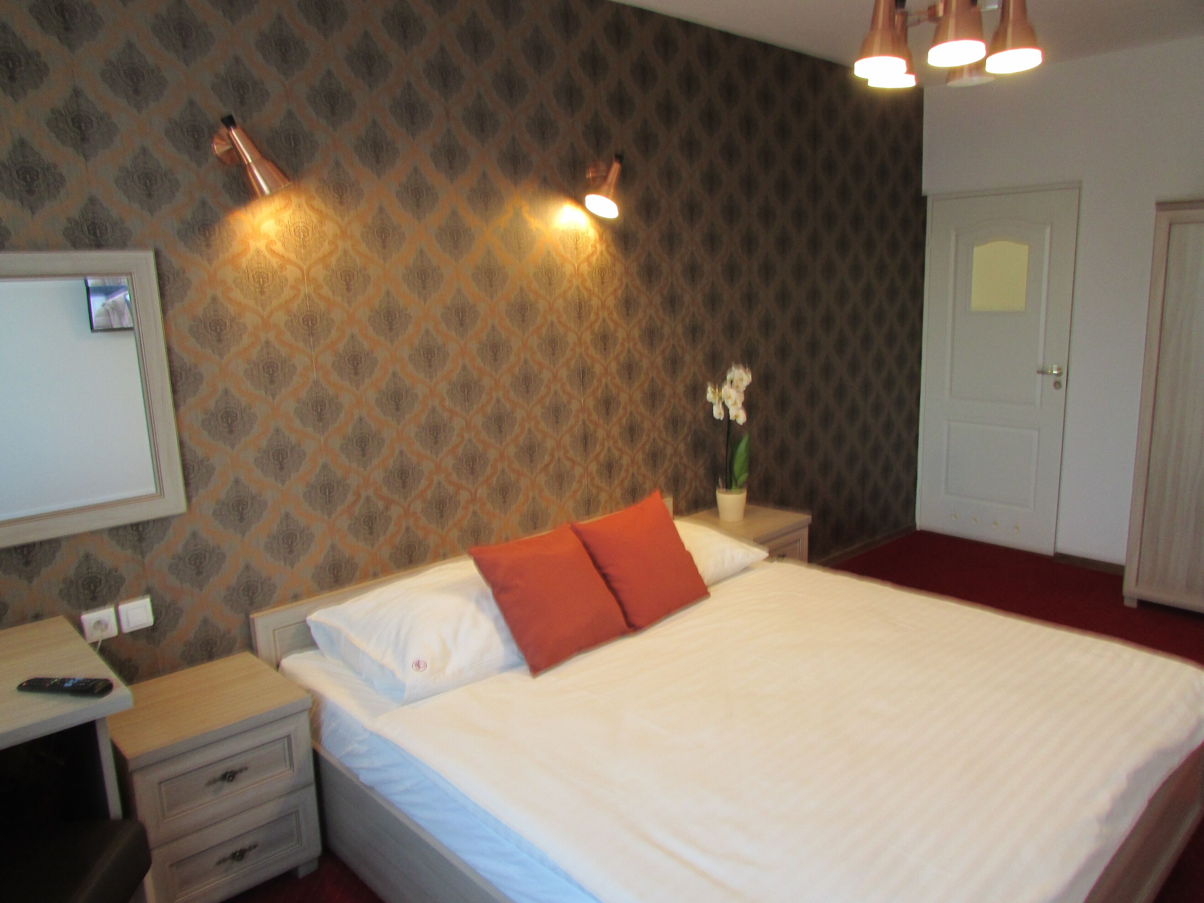 Comfort Double or Twin Room | Living area | 40-inch LCD TV with digital channels, TV