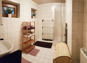 Hair dryer, towels, soap, toilet paper - Ferienhaus Kristall, right in St. Englmar - with "Bavarian Forest" in the garden!  (Sankt Englmar)