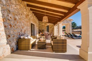 Outdoor dining - Finca Sa Canova d'Ariany with pool Mallorca (Ariany)