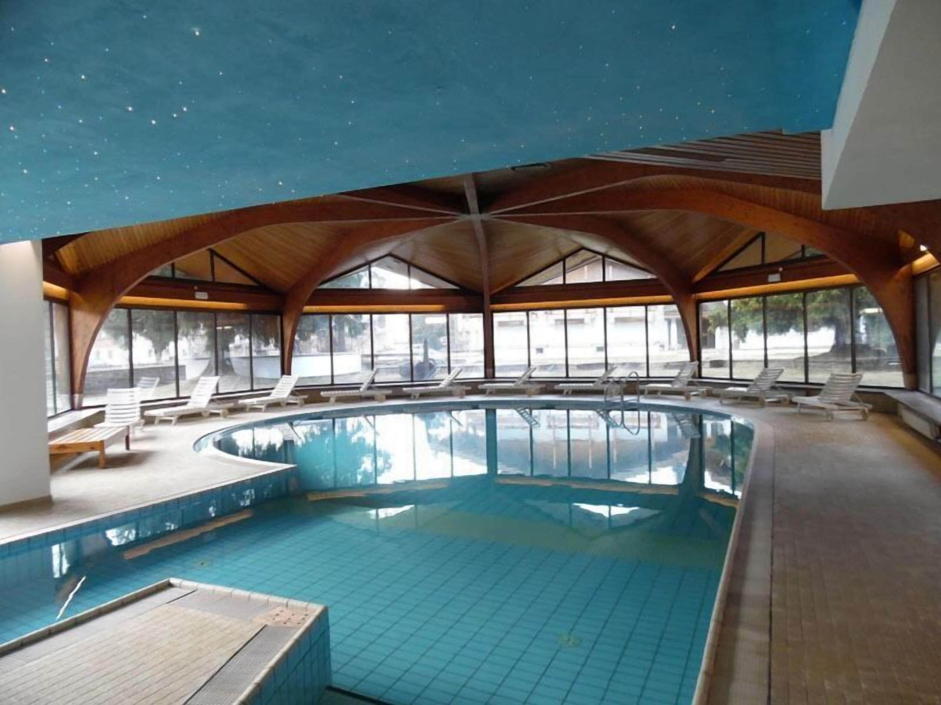 Innenpool, Liegestühle