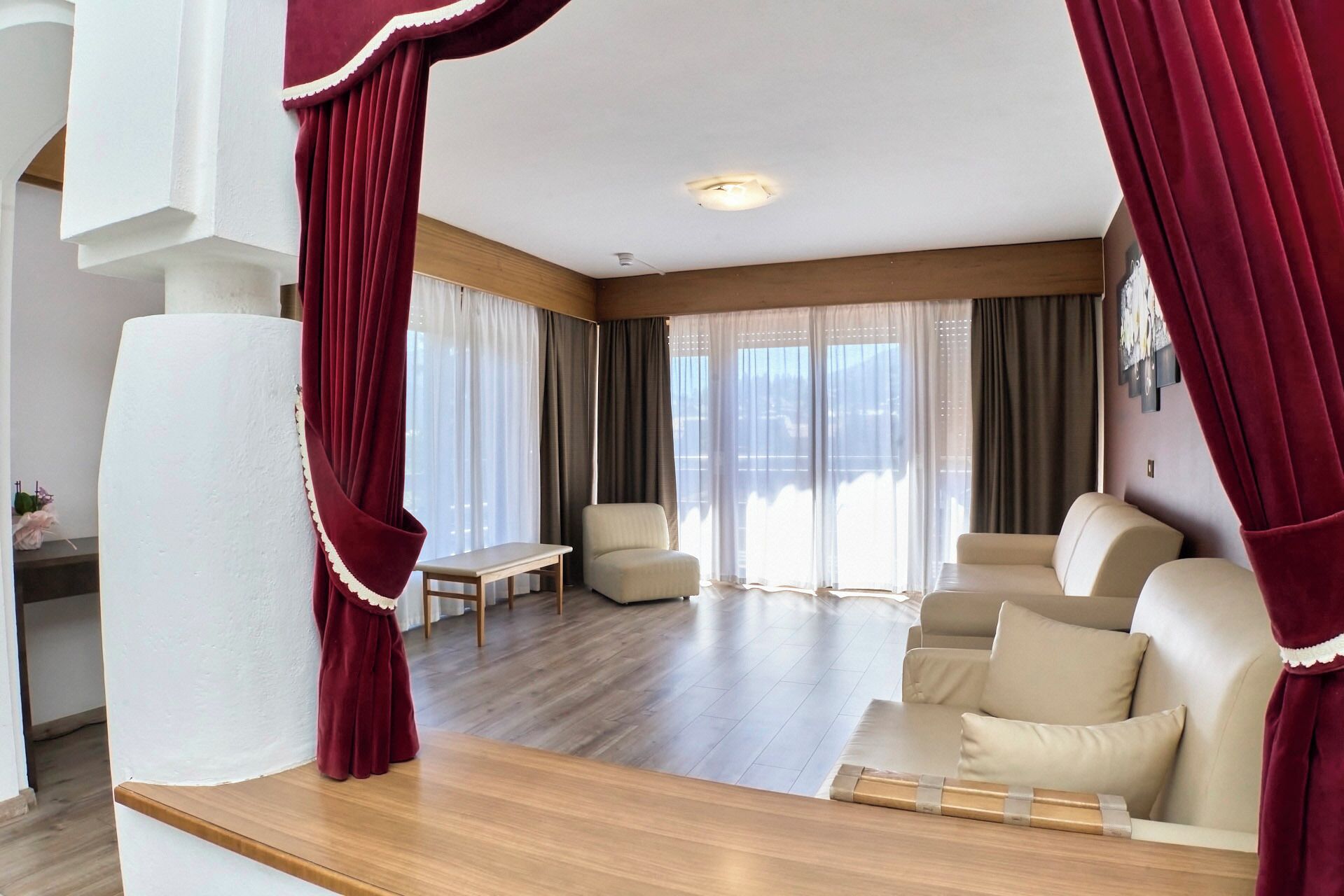 Kamar Keluarga, balkon | Area keluarga | TV