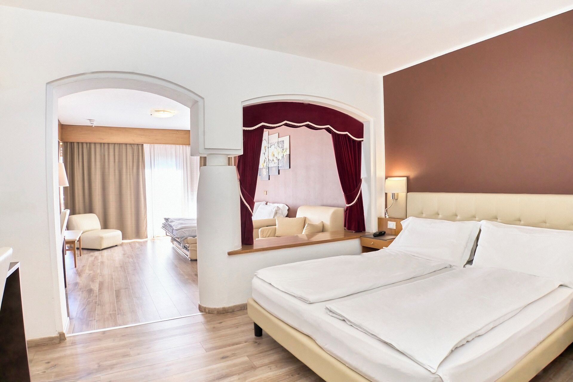 Habitación familiar, balcón | Escritorio, espacio para trabajar con laptop, cunas y wifi gratis 