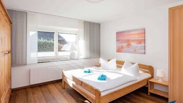 4 Schlafzimmer, Schreibtisch, WLAN, Bettwäsche