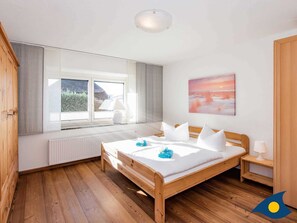 4 Schlafzimmer, Schreibtisch, WLAN, Bettwäsche