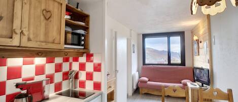 Fridge, microwave, dishwasher, toaster