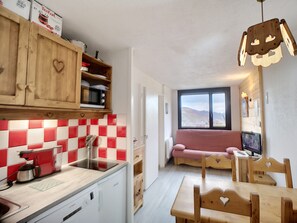 Fridge, microwave, dishwasher, toaster