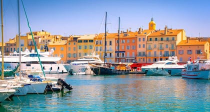 MARINES DE GASSIN: NICE 1-BEDROOM APARTMENT IN RESIDENCE WITH POOL