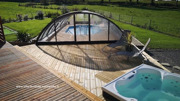 Piscine couverte, piscine extérieure