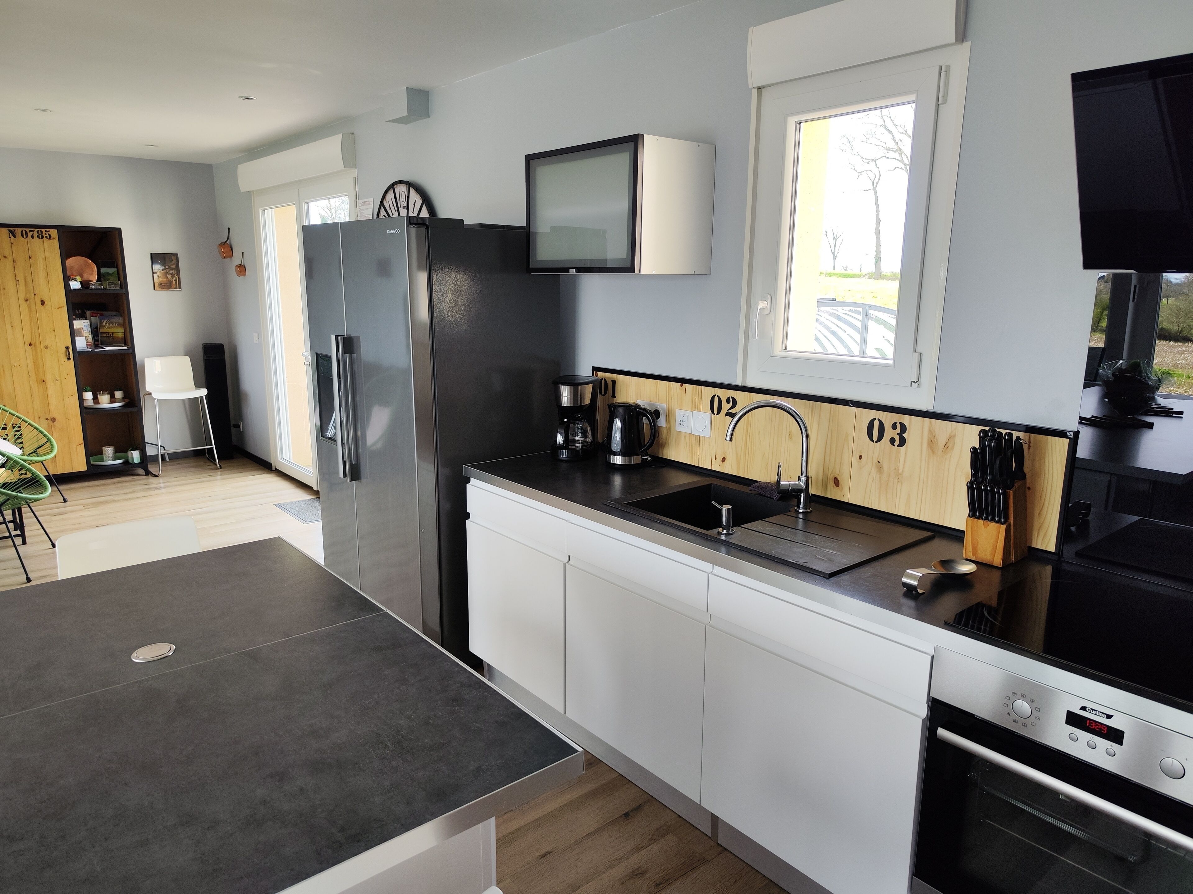 Refrigerador, microondas, horno, placa de cocina