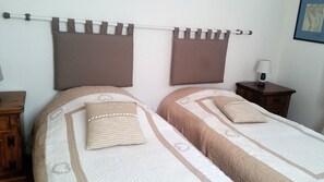 2 chambres, fer et planche Ă repasser, Wi-Fi gratuit, draps fournis