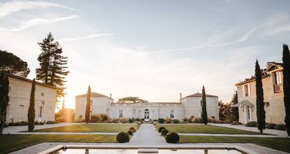 Suite Tilleul, ChĂąteau Gassies, le charme Ă 15 min de Bordeaux, jusqu'Ă 3 hĂŽtes