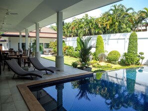 Piscine extérieure
