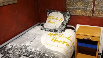 4 chambres, coffres-forts dans les chambres, bureau