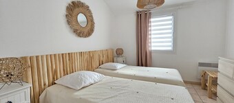 Comfortable house, walk to beach and shops, pets allowed upon request