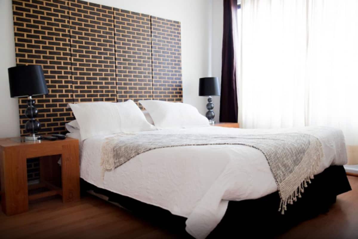 Wi-Fi de cortesia, roupa de cama
