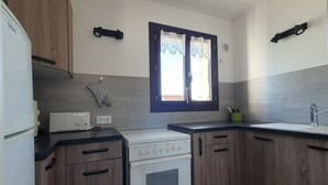 茶具/咖啡用具、冰箱、微波炉、烤箱