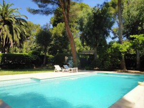 Outdoor pool - CHARMING NEWLY RENOVATED HOUSE WITH NICE POOL (AIR CONDITIONING & WIFI) (Cavalaire-Sur-Mer)