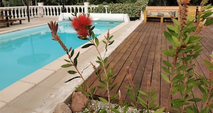 Villa avec piscine et parc privé 5000m2, 3 chbes 3 sdb, Bonifacio/Porto-Vecchio