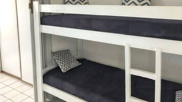 Tabla de planchar con plancha