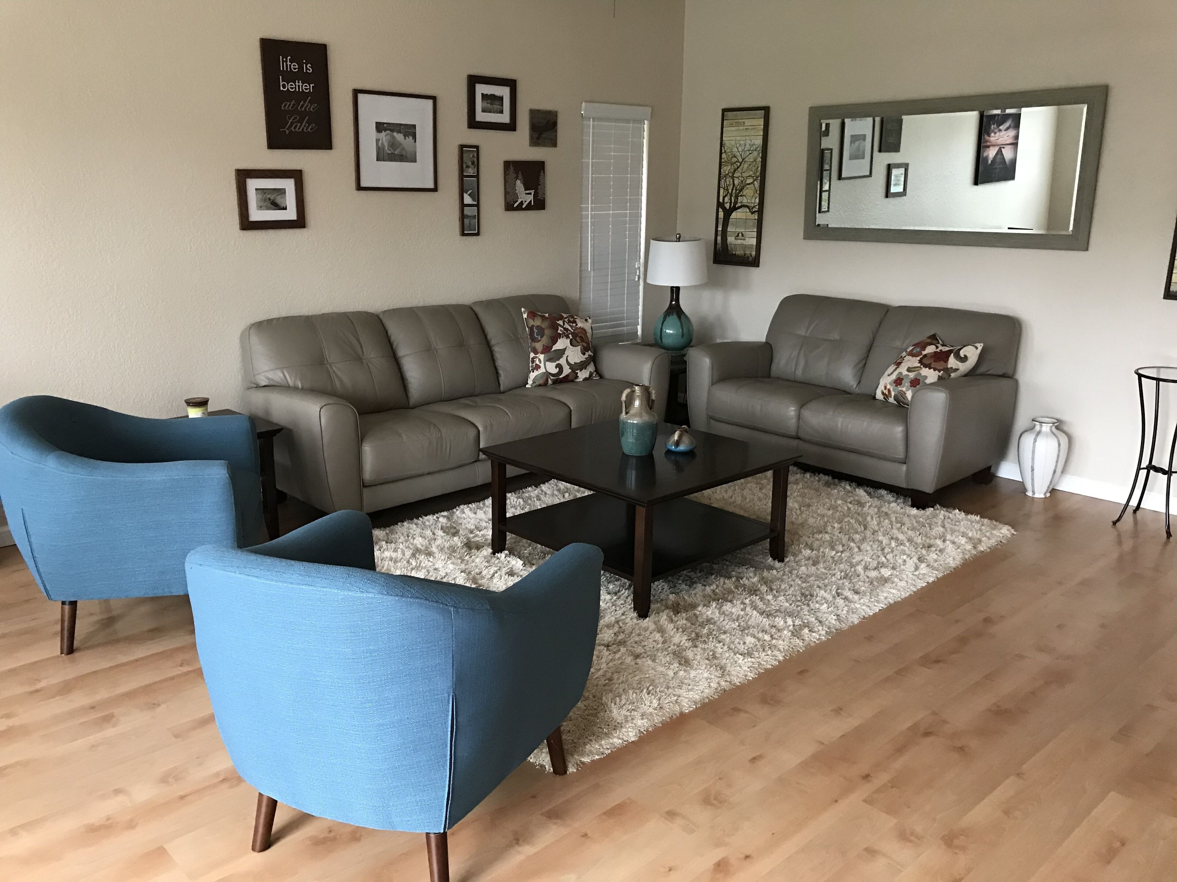 4 BDR/2 BA Waterfront Home  located on beautiful Lake Stevens.