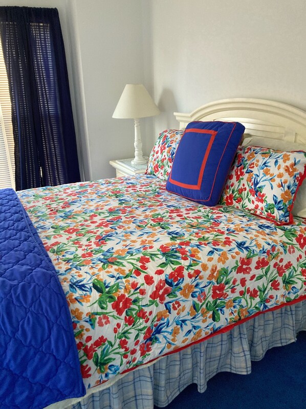 5 bedrooms, iron/ironing board, WiFi, bed sheets