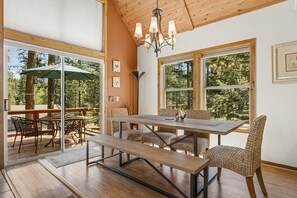 Dining - Pet-Friendly Winter Cabin | Hot Tub, Fireplace, Bunk Room & 6Mins to Ski Resort (Truckee)
