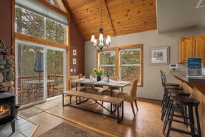 Dining - Pet-Friendly Mountain Retreat | Clubhouse Access, Hot Tub, Near Golf & Trails (Truckee)