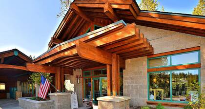 Mountain Retreat | King Suite, Bunk Room, Desk, Hot Tub, PingPong, Rec Access