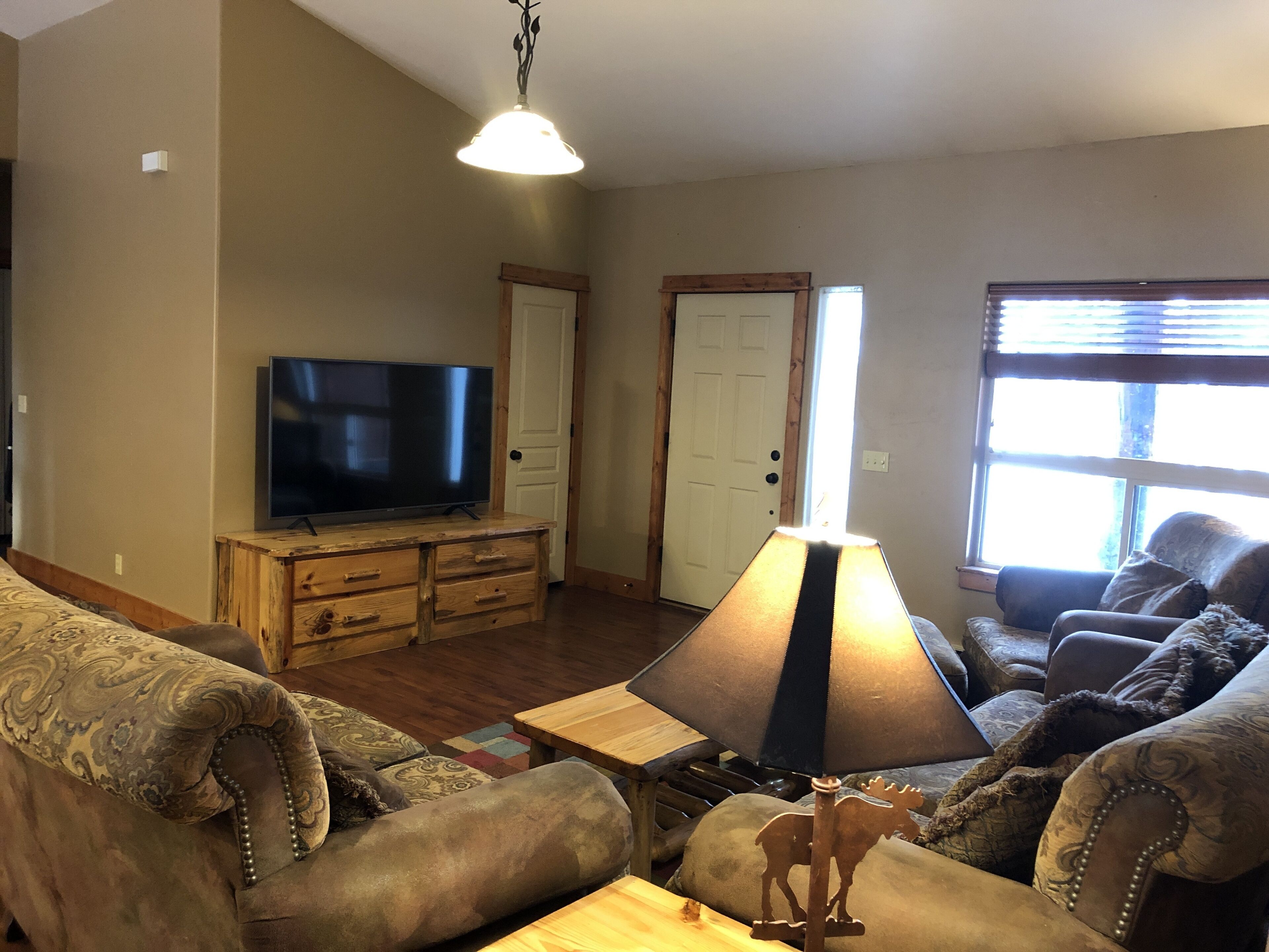 Cozy cabin perfect for family gatherings, great location in McCall!