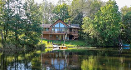 Das Lakeside Haven Home am Birch Lake bietet Platz für bis zu 12 Personen.