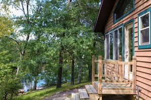 Property grounds - Lakeside Haven Home On Birch Lake, Sleeps Up To 12 People. (Tomah)