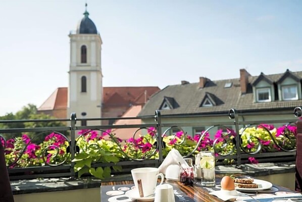 Outdoor dining - Srodmiejski (Zielona Gora)