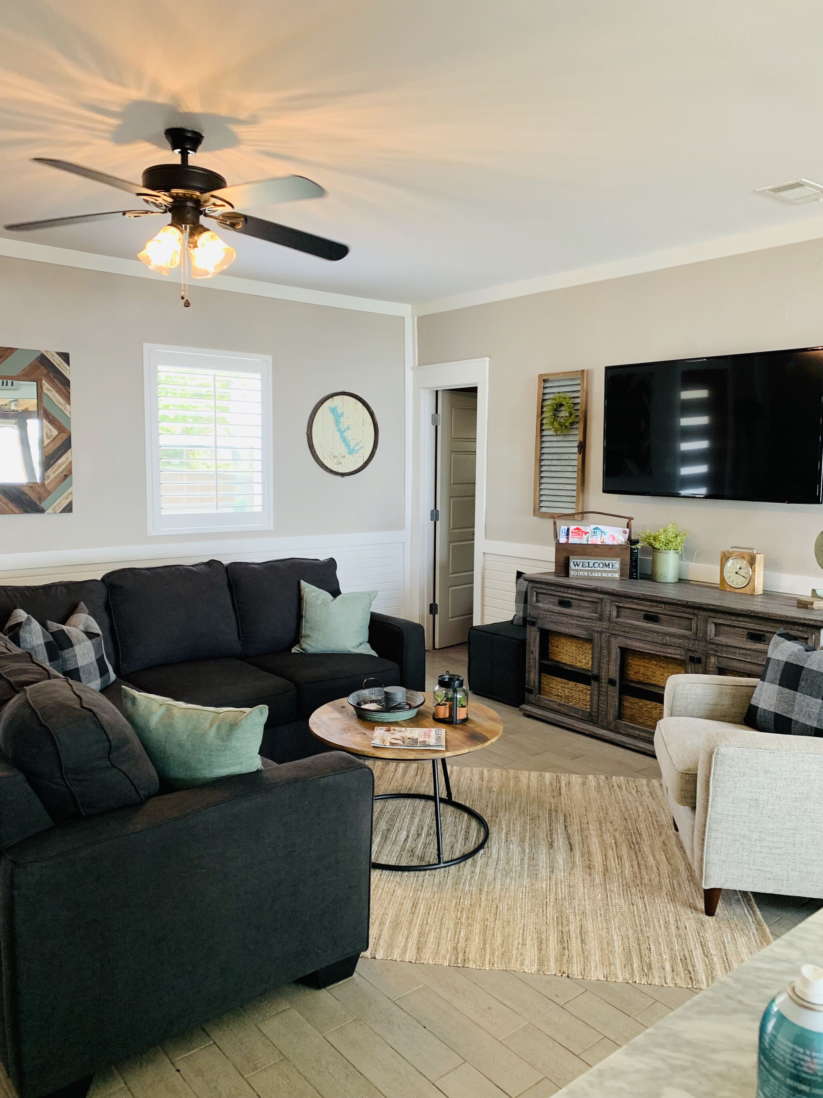 Private Beautiful Waterfront Home. Boat Dock to enjoy Sunrise and Sunsets!